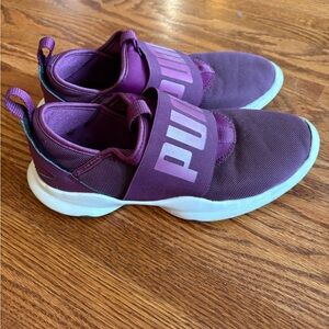 PUMA women’s casual sneakers